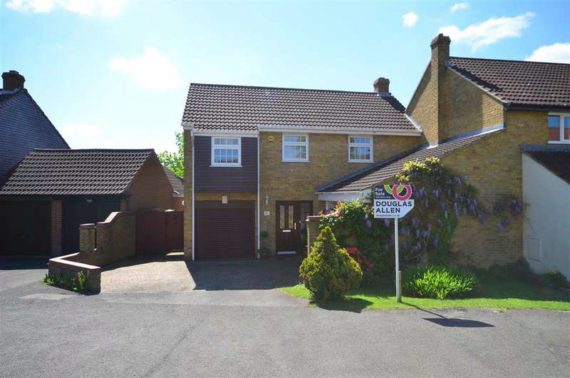 4 Bedroom Semi-Detac...